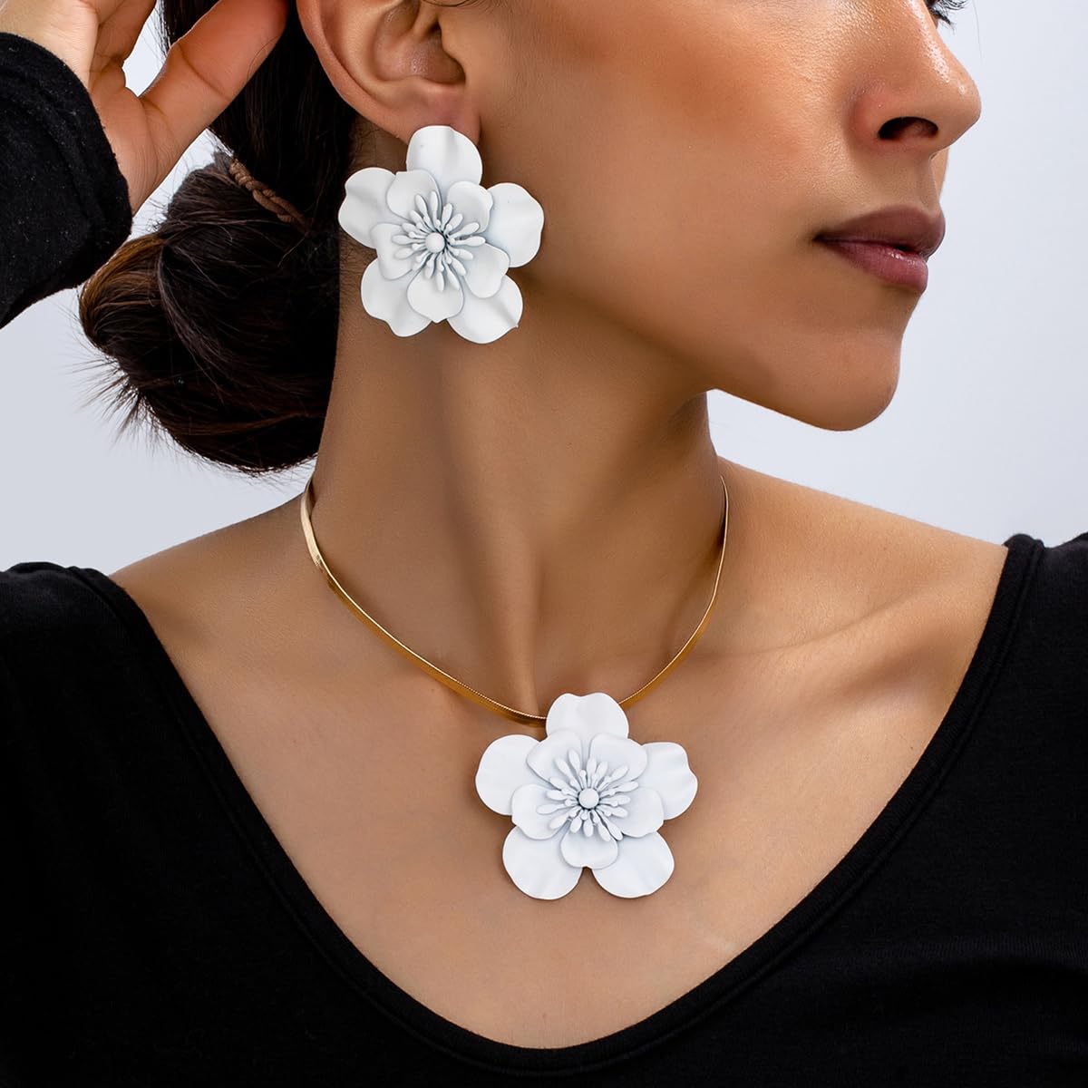 Vintage Flower Necklace Earring Set Gold Snake Chain Necklace Bohemian Red Flowers Choker Necklaces Hypoallergenic Statement Flower Stud Earrings Elegant Bridal Wedding Summer Beach Jewelry