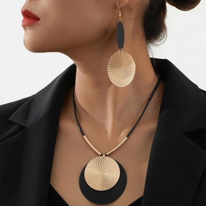 Gold Disc Pendant Necklace Earrings Set Leather Cord Black Circle Statement Necklaces Geometric Textured Medallion Jewelry For Women Party Fashion