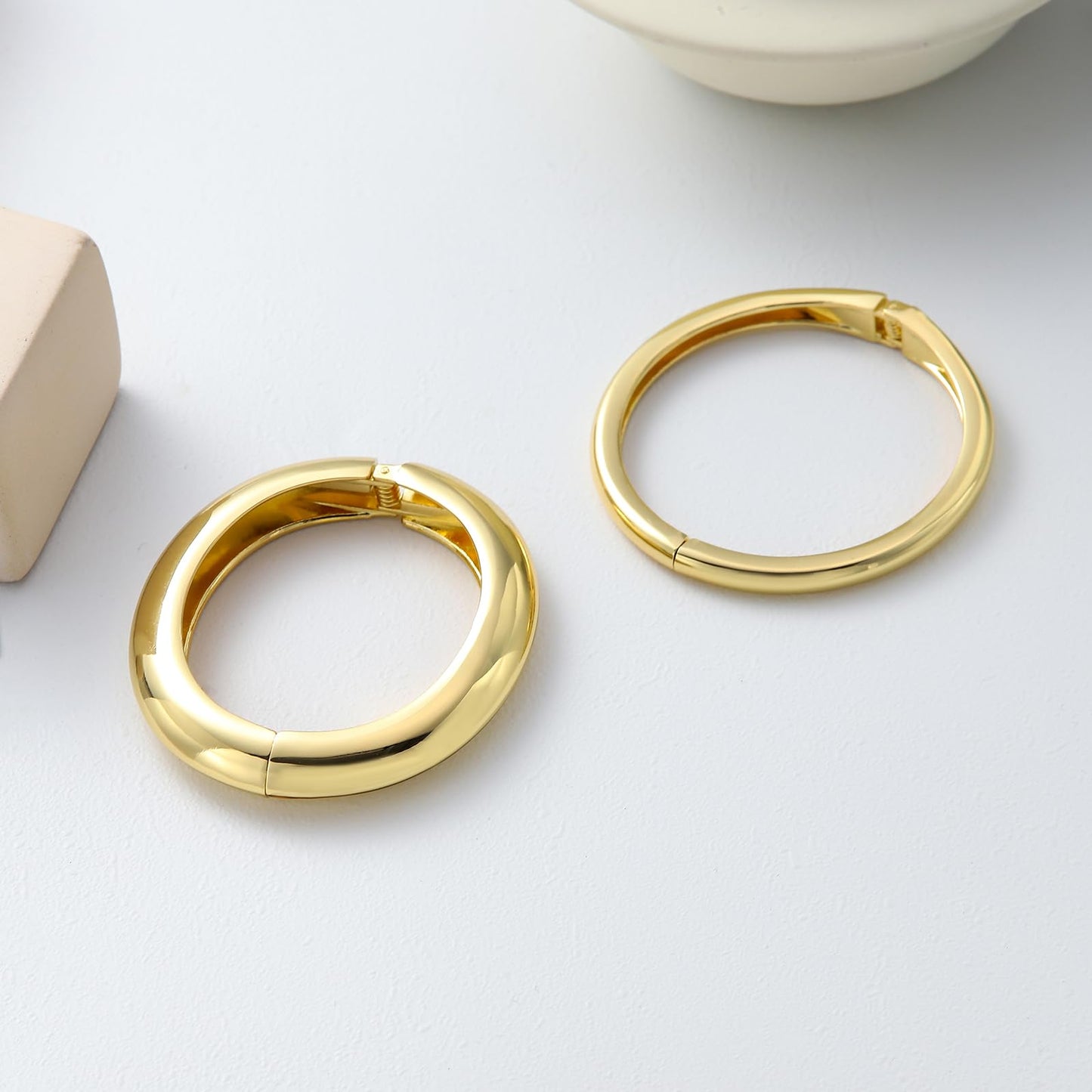 2pcs Gold Bangle Bracelets for Women, Trendy Hinged Cuff Open Wide Chunky Gold Bracelet Stack Arm Cuff Jewelry for Women