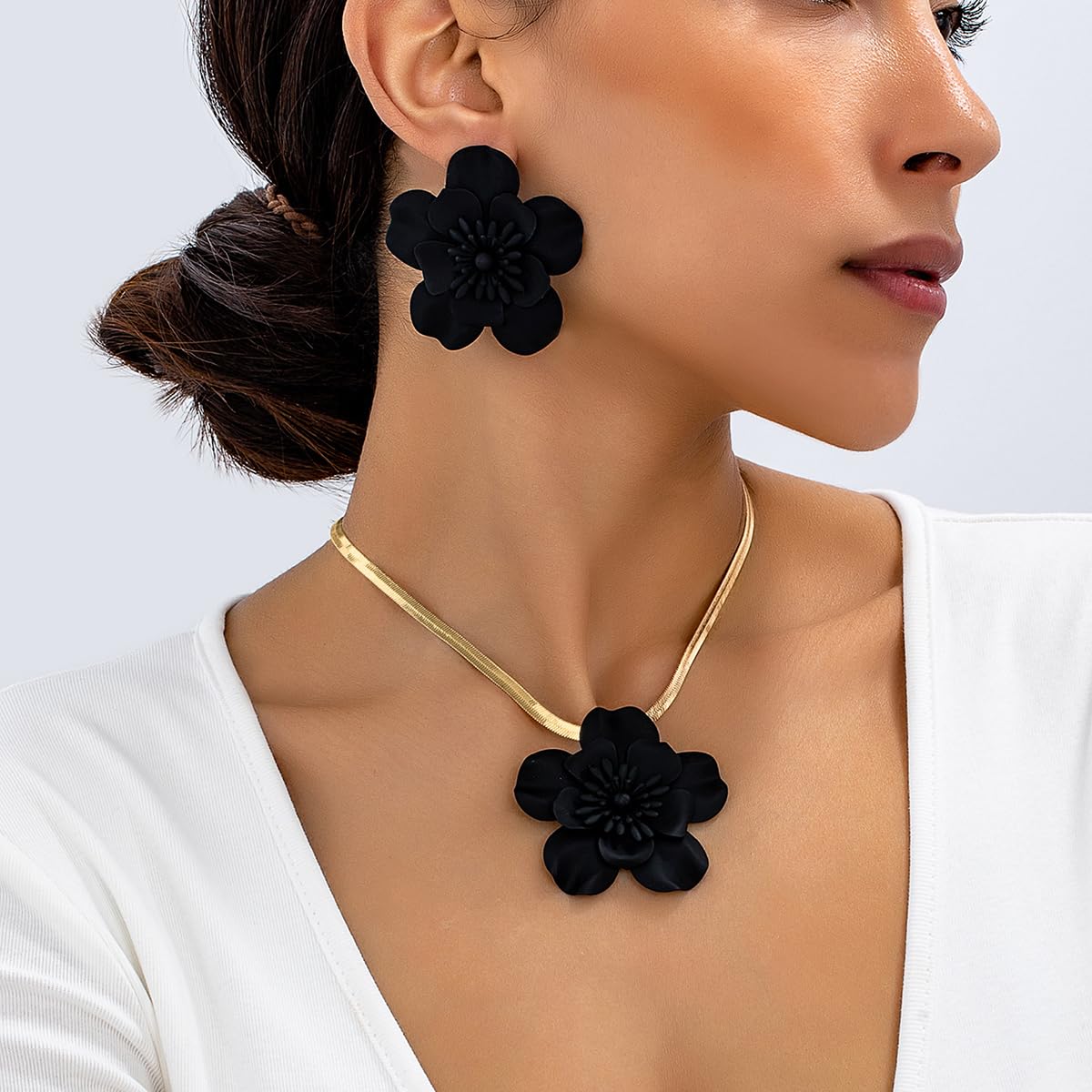 Vintage Flower Necklace Earring Set Gold Snake Chain Necklace Bohemian Red Flowers Choker Necklaces Hypoallergenic Statement Flower Stud Earrings Elegant Bridal Wedding Summer Beach Jewelry