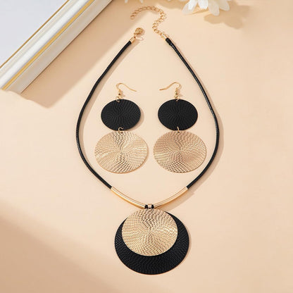 Gold Disc Pendant Necklace Earrings Set Leather Cord Black Circle Statement Necklaces Geometric Textured Medallion Jewelry For Women Party Fashion