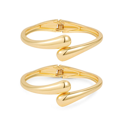 2pcs Gold Bangle Bracelets for Women, Trendy Hinged Cuff Open Wide Chunky Gold Bracelet Stack Arm Cuff Jewelry for Women