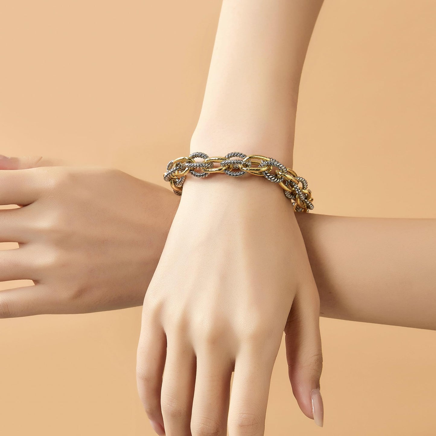 Mytys Chunky Chain Link Bracelet Two-Tone Mixed Metal Textured Toggle Clasp Statement Bangle Bracelet Jewelry for Women Fashion