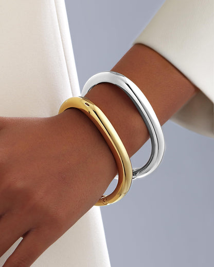 2pcs Gold Bangle Bracelets for Women, Trendy Hinged Cuff Open Wide Chunky Gold Bracelet Stack Arm Cuff Jewelry for Women