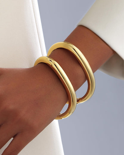 2pcs Gold Bangle Bracelets for Women, Trendy Hinged Cuff Open Wide Chunky Gold Bracelet Stack Arm Cuff Jewelry for Women