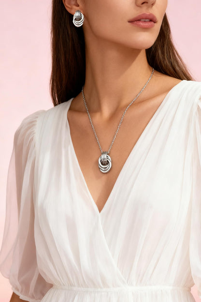 Gold Knot Pendant Necklace for Women Gold Statement Geometric Necklace Dainty Link Choker Necklace Trendy Jewelry Accessories