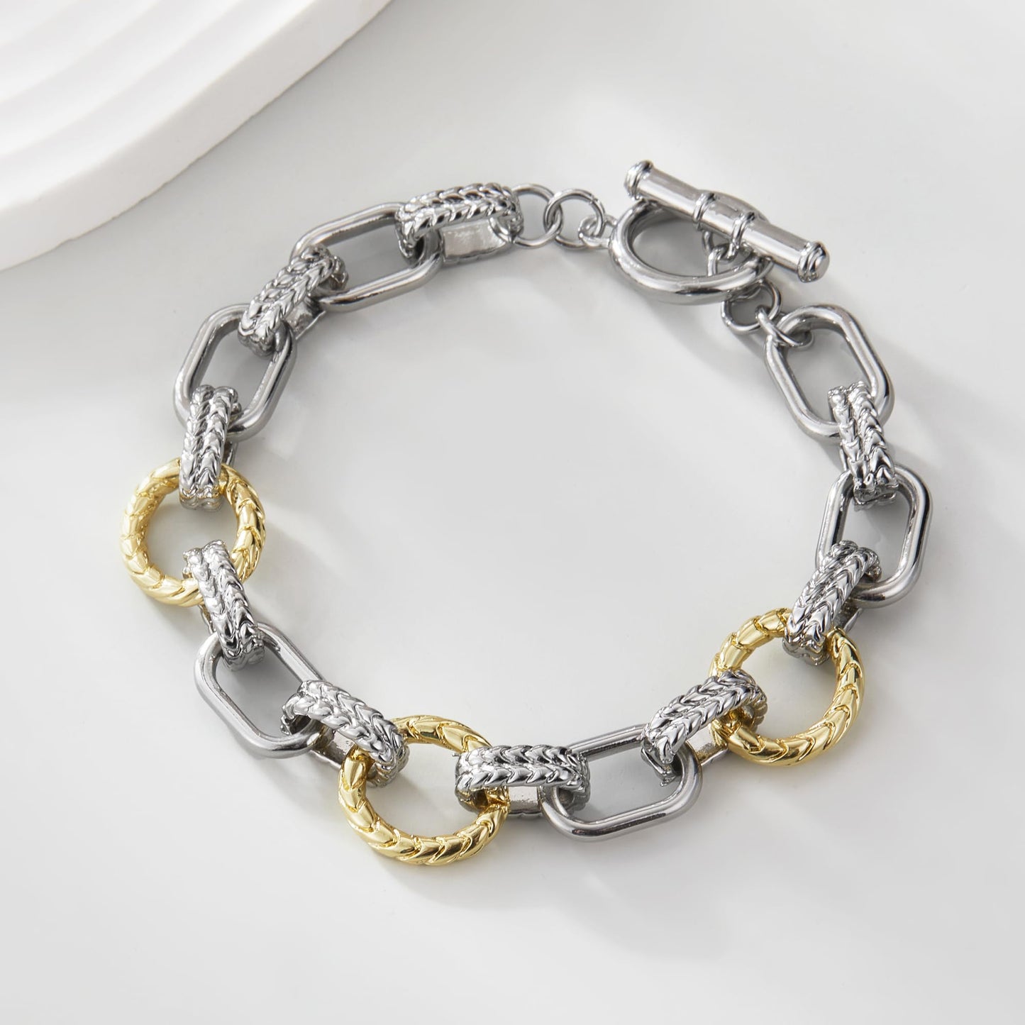 Mytys Chunky Chain Link Bracelet Two-Tone Mixed Metal Textured Toggle Clasp Statement Bangle Bracelet Jewelry for Women Fashion