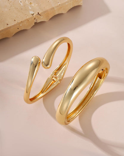 2pcs Gold Bangle Bracelets for Women, Trendy Hinged Cuff Open Wide Chunky Gold Bracelet Stack Arm Cuff Jewelry for Women