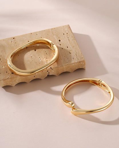 2pcs Gold Bangle Bracelets for Women, Trendy Hinged Cuff Open Wide Chunky Gold Bracelet Stack Arm Cuff Jewelry for Women