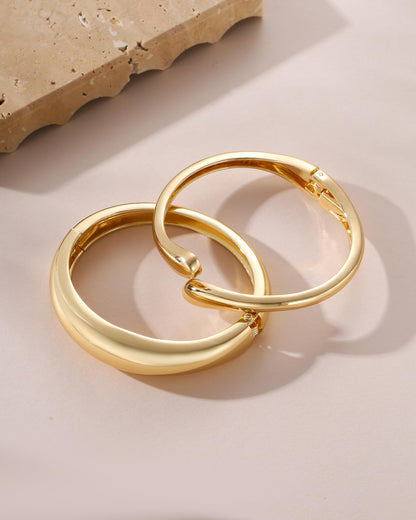 2pcs Gold Bangle Bracelets for Women, Trendy Hinged Cuff Open Wide Chunky Gold Bracelet Stack Arm Cuff Jewelry for Women
