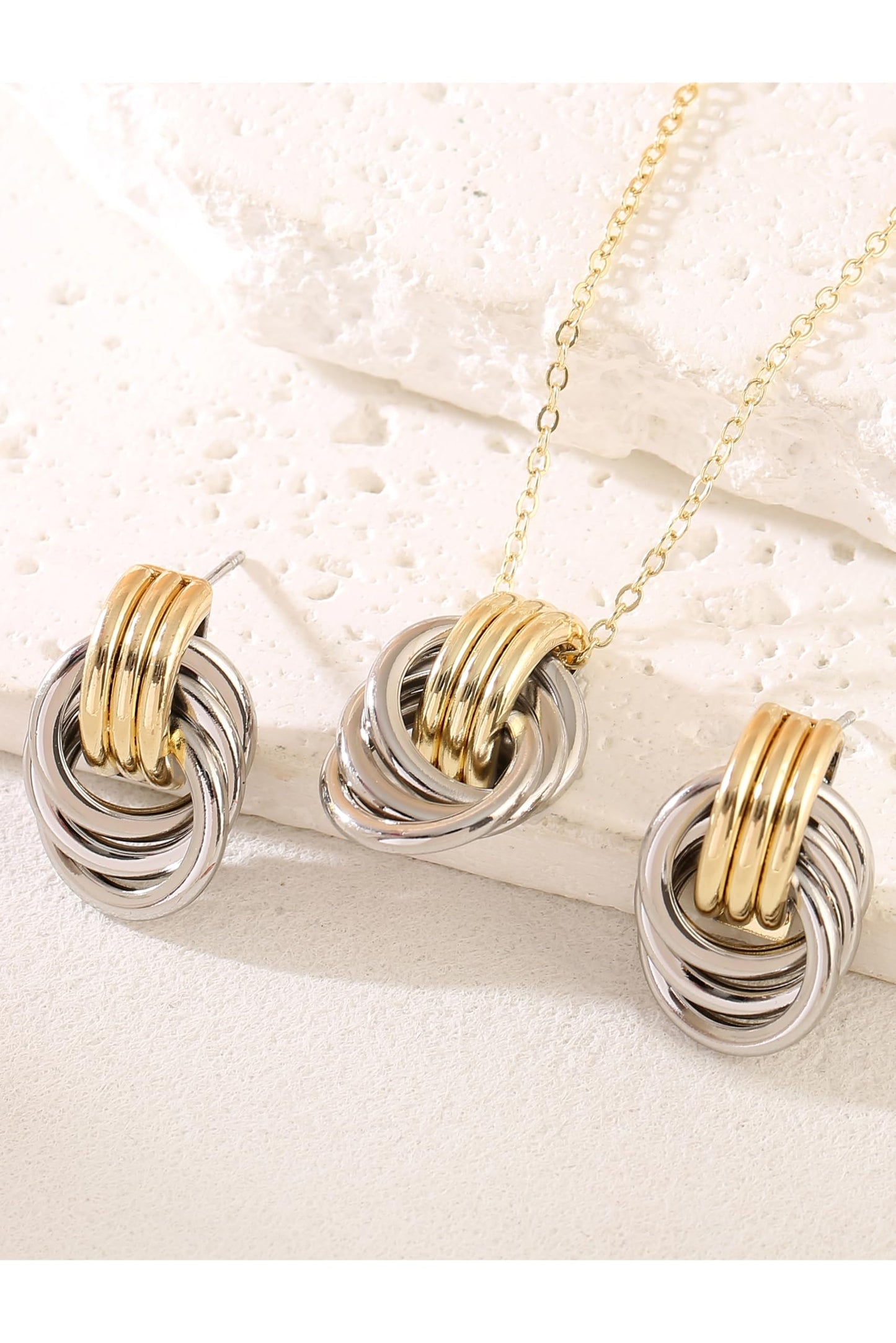Gold Knot Pendant Necklace for Women Gold Statement Geometric Necklace Dainty Link Choker Necklace Trendy Jewelry Accessories