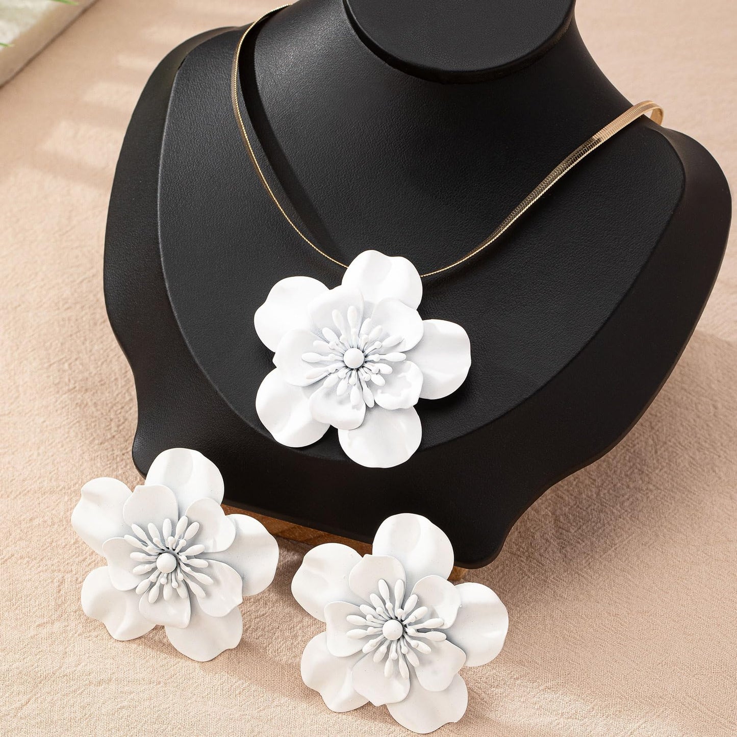 Vintage Flower Necklace Earring Set Gold Snake Chain Necklace Bohemian Red Flowers Choker Necklaces Hypoallergenic Statement Flower Stud Earrings Elegant Bridal Wedding Summer Beach Jewelry