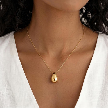 Dainty Gold Layered Necklaces for Women Chunky 14K Gold Plated Teardrop Pendant Necklace Trendy Simple Jewelry Gifts for Women