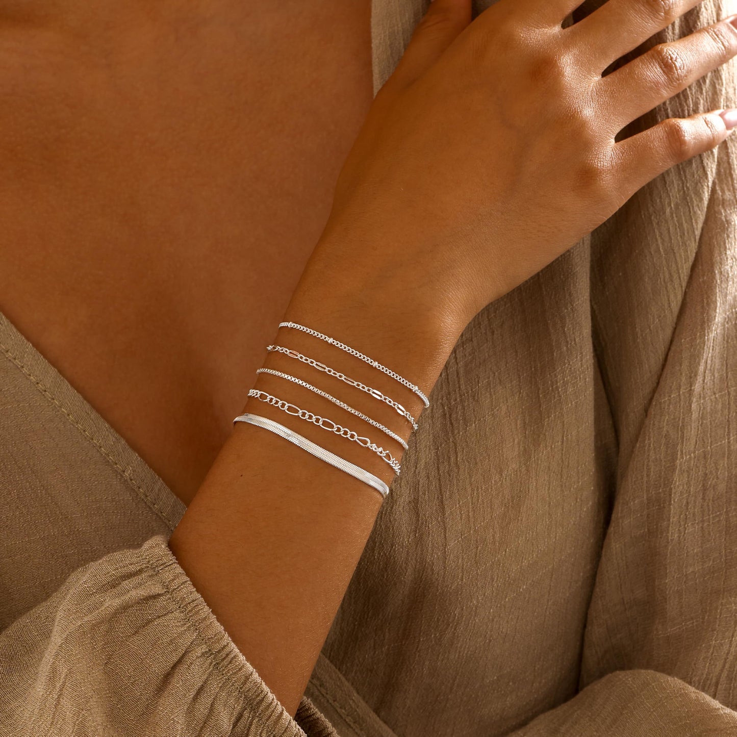 Dainty Simple Gold Bracelets for Women, Stackable Satellite Paperclip Lip Bracelet Set Tiny Lip Dot Chain Box Link for Handmade Gift Minimalist Cute Trendy Jewelry Gold Accessories for Women